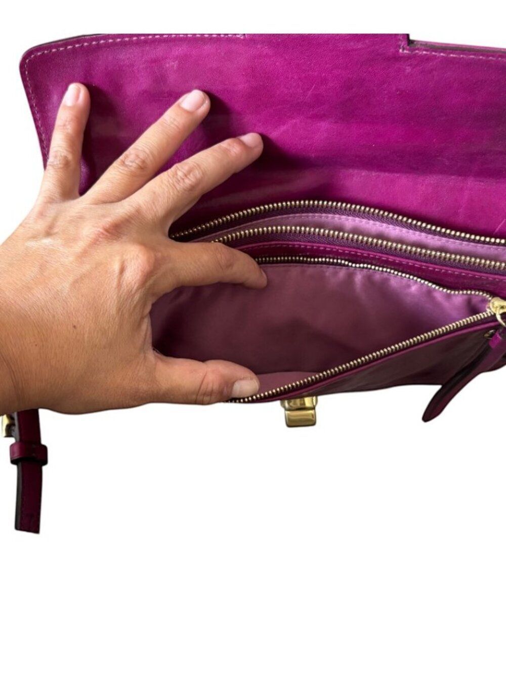 Coach, 6in x 11 in x1.25 inches Hampton Lindsey Magenta Leather Turn Lock Clutch - Picture 4 of 11